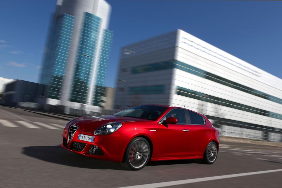 Alfa Romeo Giulietta 2010 года  (фото 25 из 61)